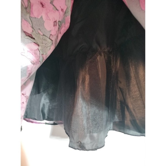 B. Darlin black floral circle mini skirt XS-SM - Picture 2 of 7